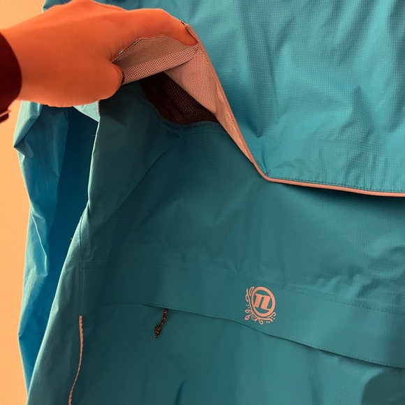 Novara Lightweight Waterproof Full Zip Jacket - Picture 4 of 8